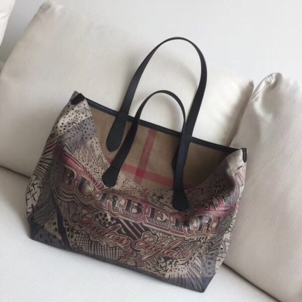 Burberry Burberry handbag graffiti print Canvas check double-sided shopping bag brown - 图片 8