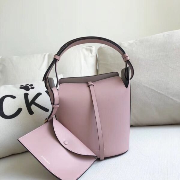 40732811 Burberry new mother-and-child bag The Bucket small leather bucket pink