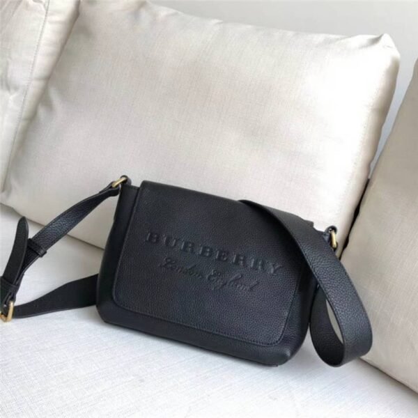 40658611 Burberry Burberry counter latest small embossed leather messenger bag black
