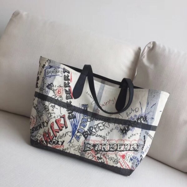 Burberry Burberry Handbag Graffiti Print Canvas Check Double-sided Shopping Bag White - 图片 8