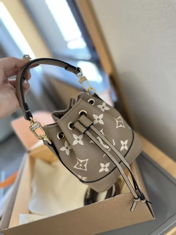 Fashion Design Large Capacity Women's Shoulder Bag Stylish Handheld Genuine Leather Canvas Messenger Bag